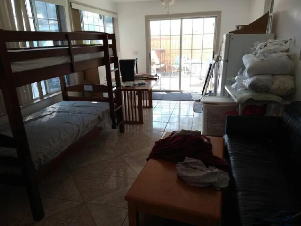 Lennys Hostel In Largo