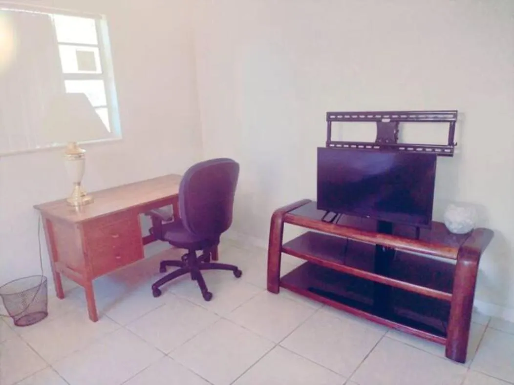 Lennys Hostel In Largo